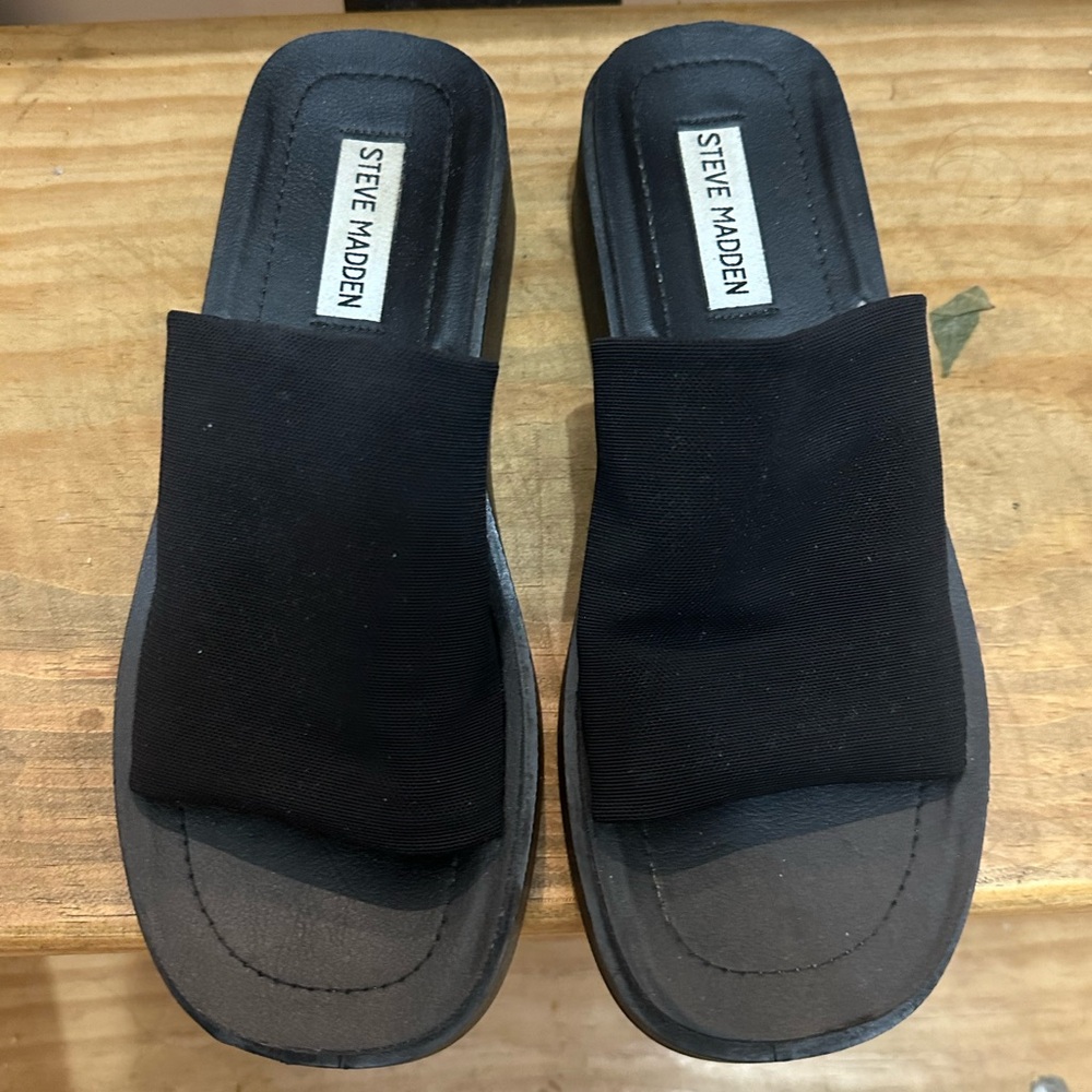 Steve Madden Slinky Type Sandels